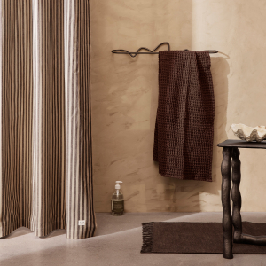 Ferm Living designový držáky na osušku Curvature Towel Hanger