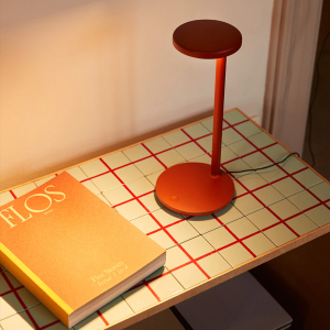 Flos designové stolní lampy Oblique