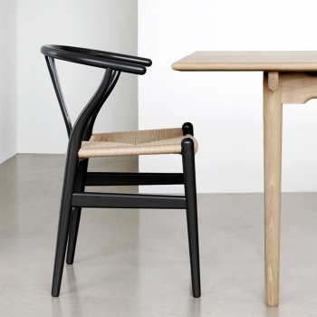 Akce Carl Hansen designové židle CH24 Wishbone Chair - dub lakovaný černý s přírodním výpletem