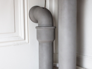 Lyon Beton designová váza Pipeline