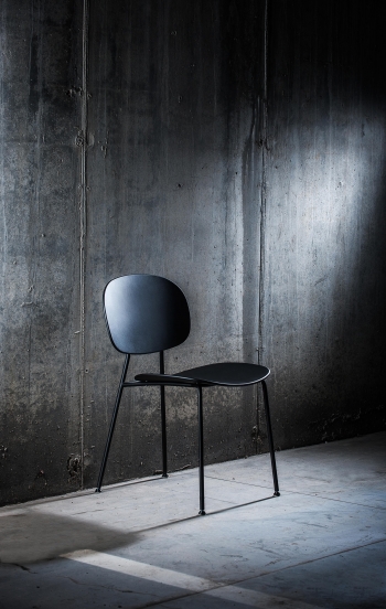 Výprodej Infiniti designové židle Tondina Pop Chair (konstrukce černá, antracitový dub)