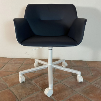 Výprodej Andreu World designové kancelářské židle Nuez (bílá, tmavě modrá kůže)