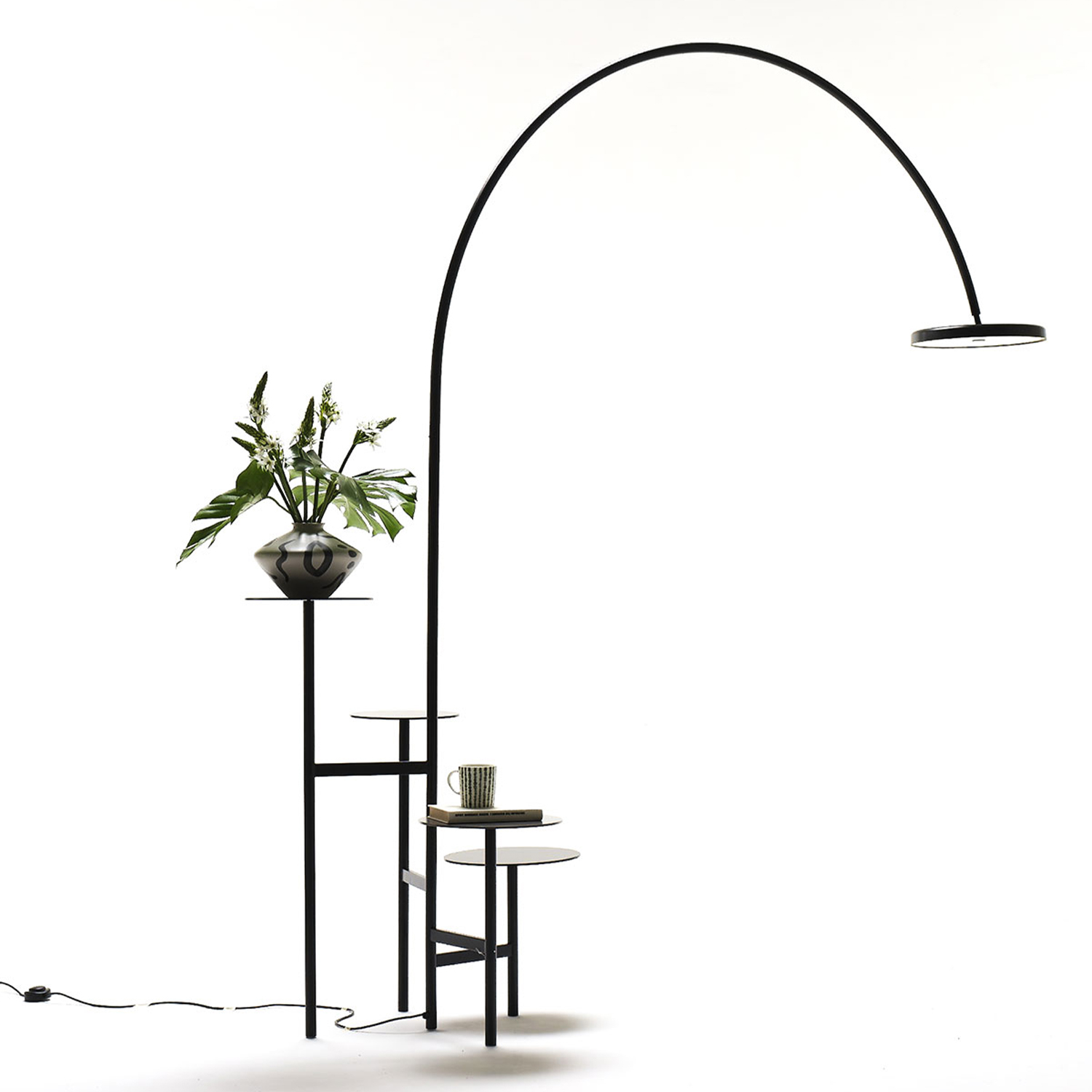 Mogg designové stojací lampy Ikebana Arch Lamp