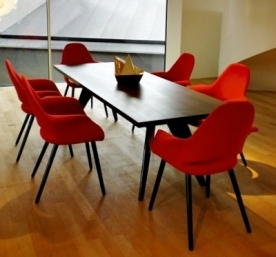 Výprodej Vitra designové židle Organic Chair (tmavě fialová)
